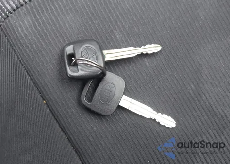 2016 Toyota Yaris L z USA, uszkodzony, nr VIN VNKKTUD32GA065231